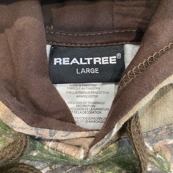 Realtree hoodie - Picture 2 of 3